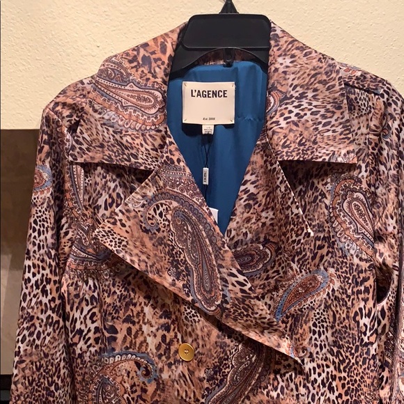 Gorgeous trench coat - Picture 7 of 12